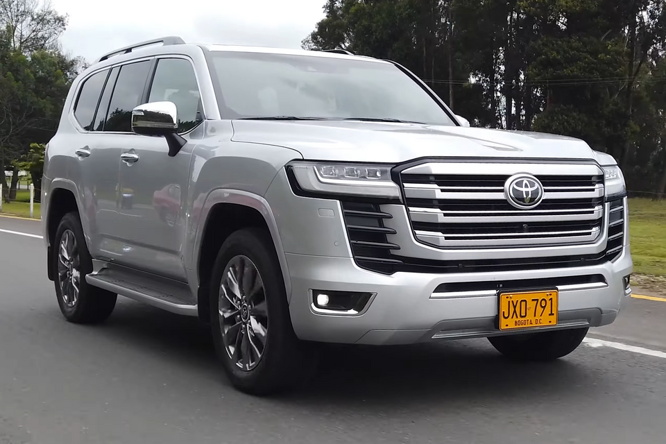 Toyota Land Cruiser 300 2022